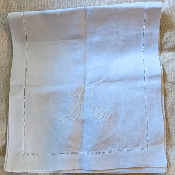Embroidered NWOT Linen Table Runner (White) - Picture 1 of 8